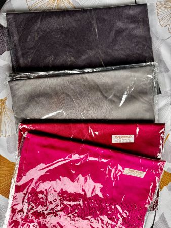 Diverses écharpes style pashmina