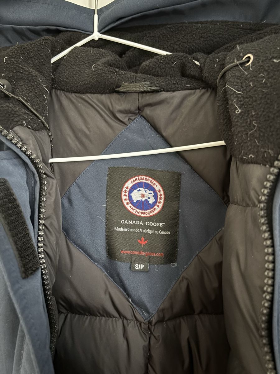 Canada Goose Vestes: Canada Goose Jacket – D'occasion à Genève par Nathanwatchch 1
