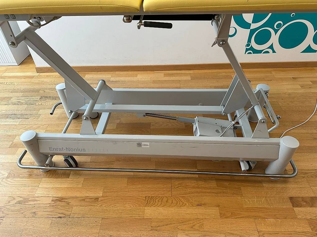 Sedie a sdraio: Elektrische Therapieliege – Usato da Güttingen venduto da felixguntlisbergen 3
