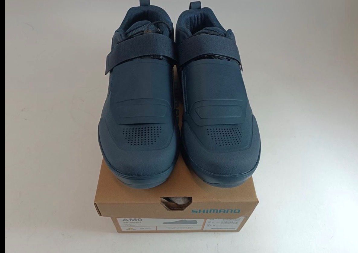Pearl Izumi Herrenschuhe: SHIMANO AM9 MTB-Schuhe Gr. 43 neu – Neu und originalverpackt aus Rümlang von Jennyanna