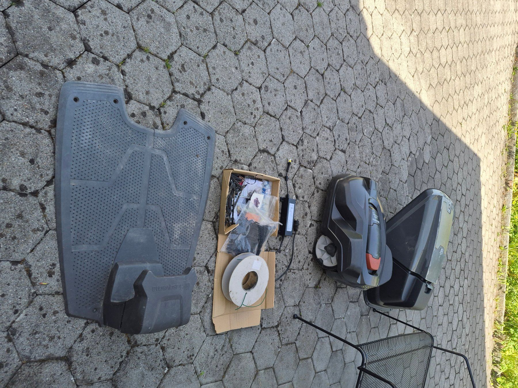 Husqvarna Tondeuses à gazon: Husquarna 320 Mähroboter – Défectueux à Flawil par Tosca24 5