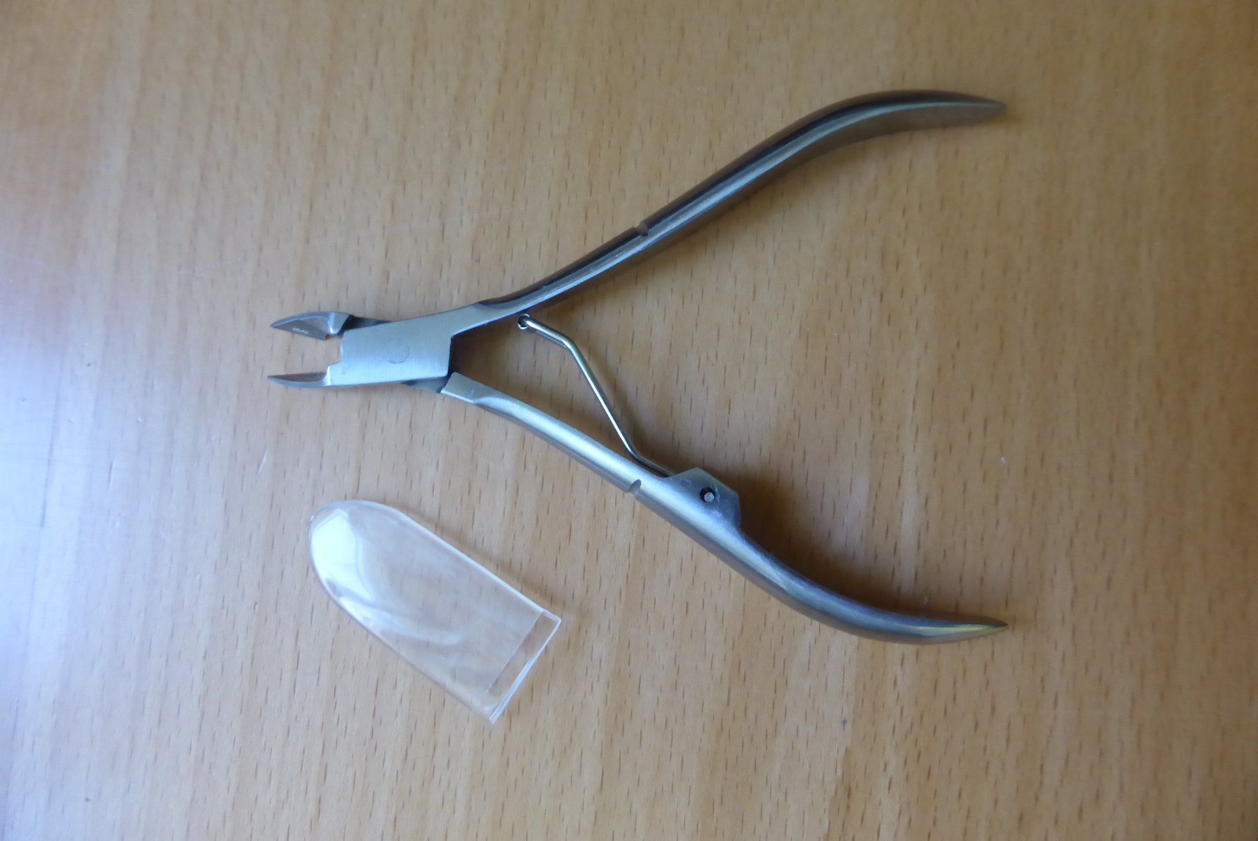 Manicure: Nagelschere mit Spannfeder - neu – Nuovo e nell'imballaggio originale da Brunnadern venduto da vapiano 2