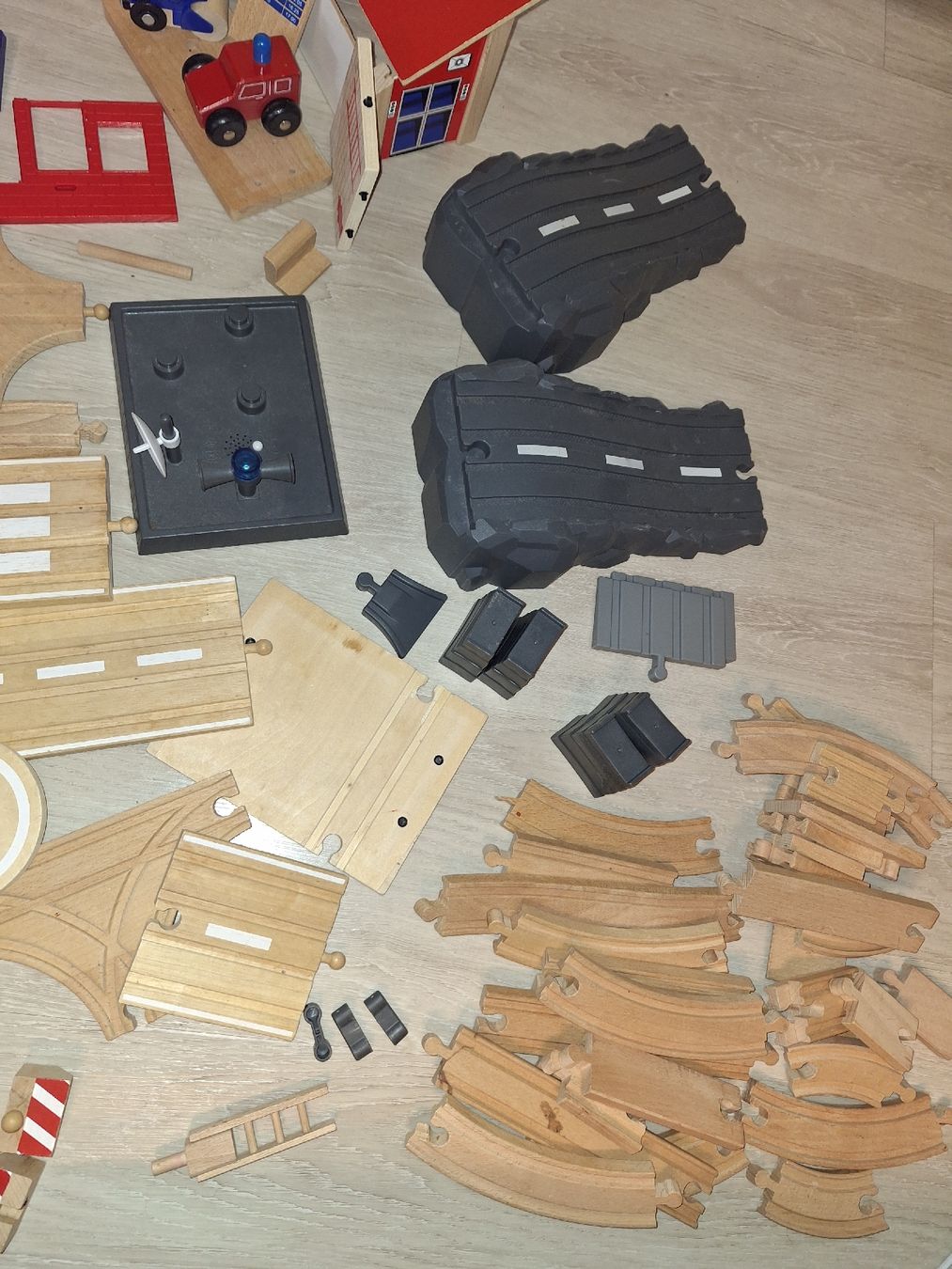 Giocattoli: Eisenbahn Set Holz 5Kg – Usato da Egerkingen venduto da Niceli1 2