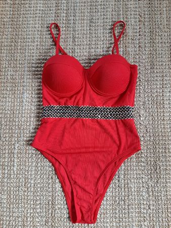 Maillot de bain rouge NEUF taille M