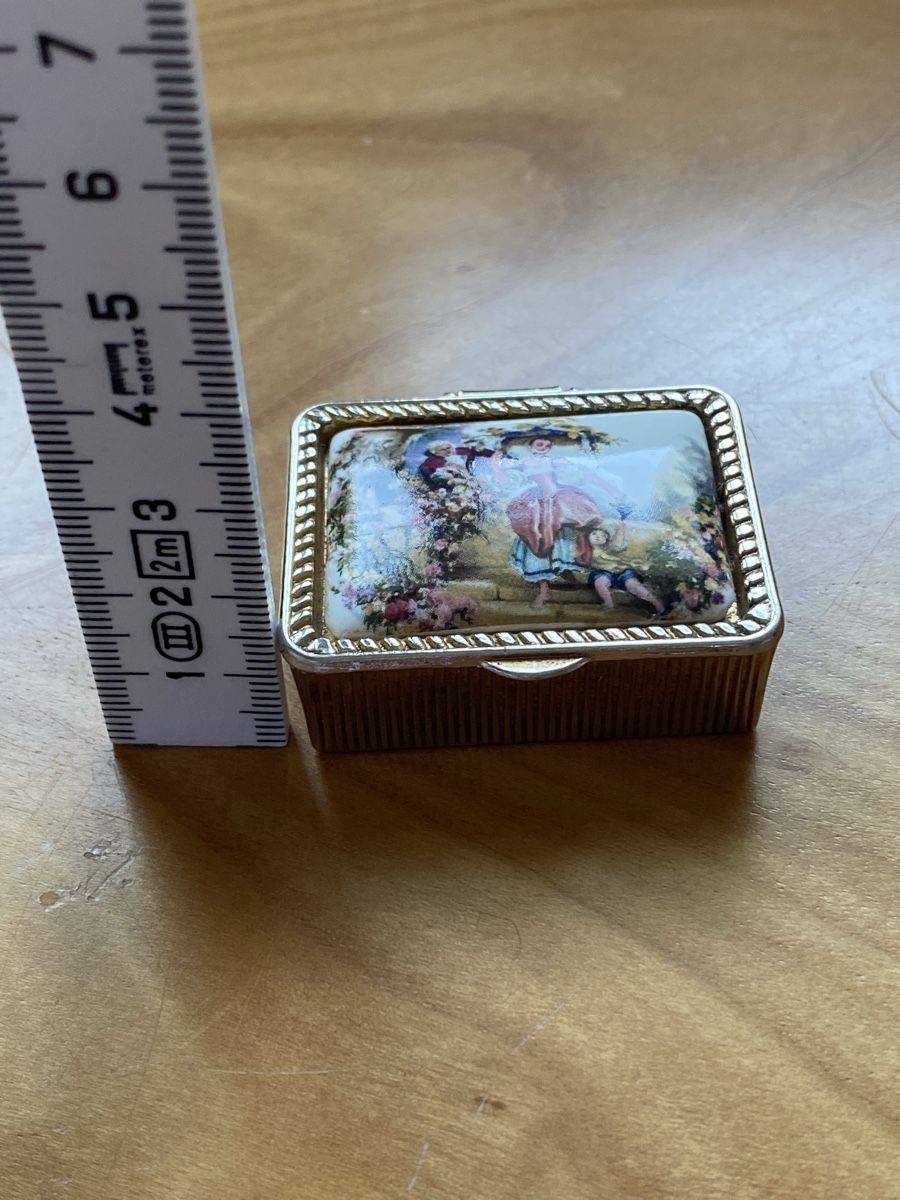 Portagioie: Vintage Pillendose / Schmuckbox – Usato da Birr venduto da Vintage-Liebhaber 1
