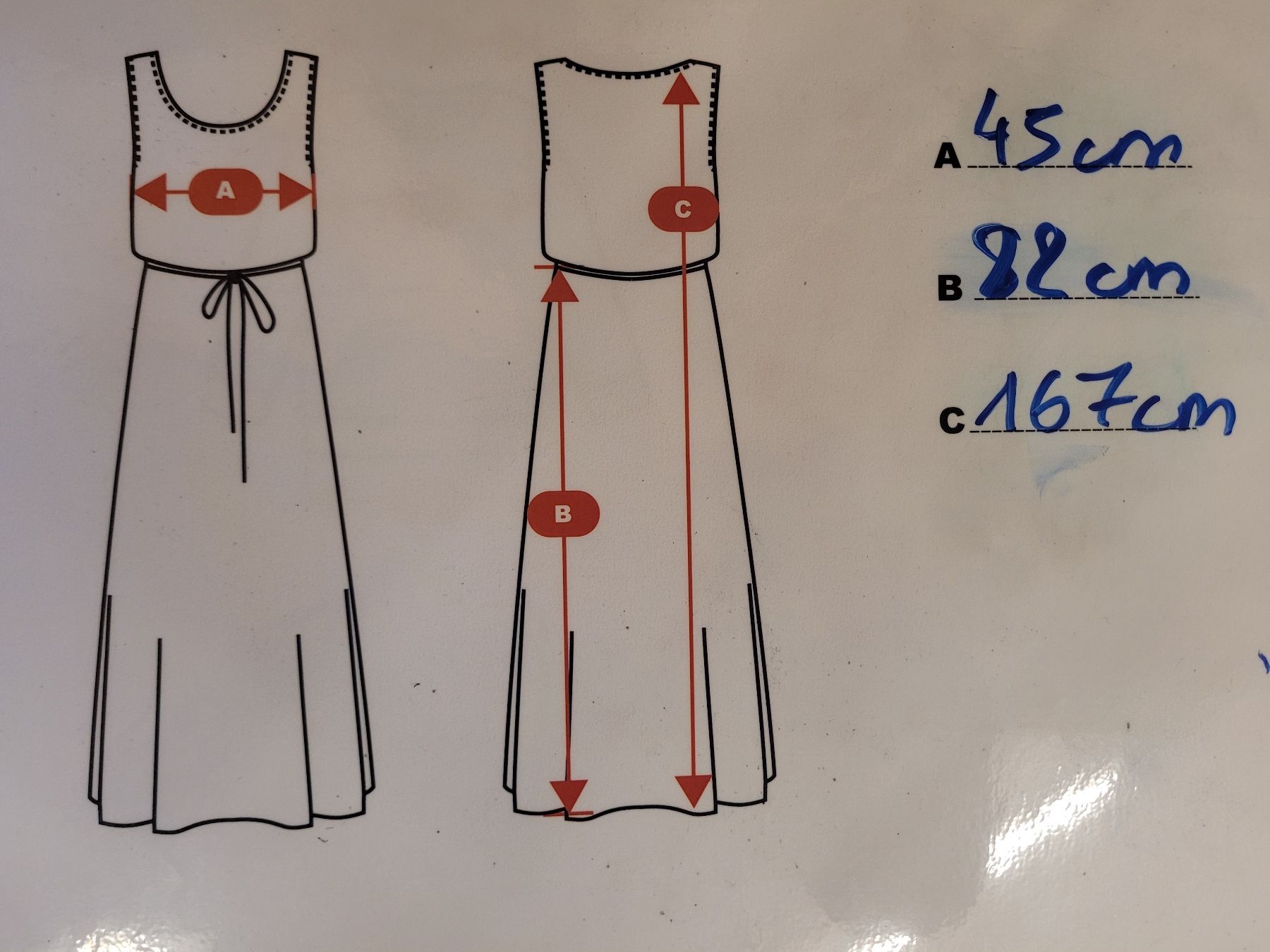 Vestiti: Robe vert/ noir – Usato da Lausanne venduto da PlusValue_Lausanne 2