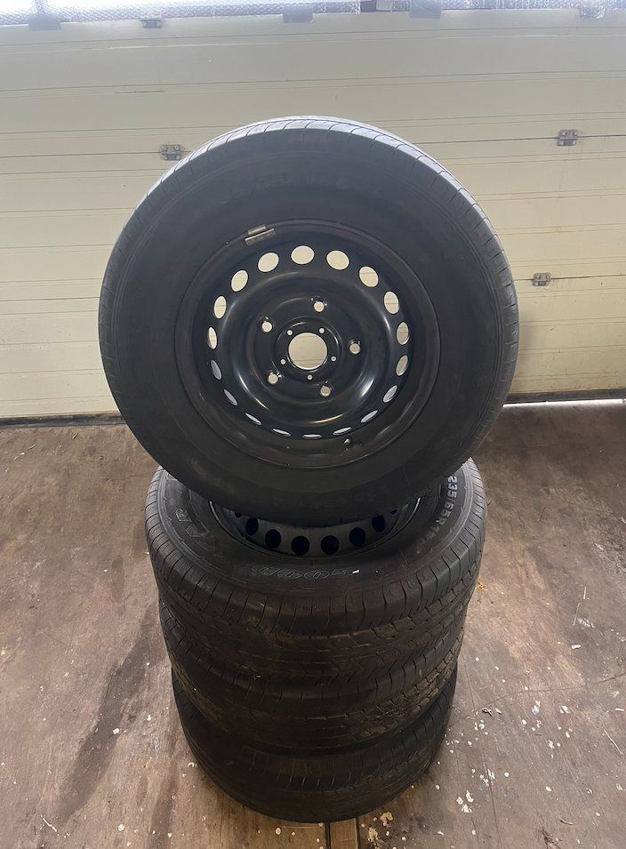 Ford Pneus & Roues: 4 roues Ford transit – D'occasion à Romont FR par Thoma_bdn