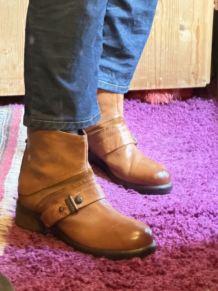 Damenschuhe: Lederstiefelette von Pakros – Gebraucht aus Donat von troja007 2