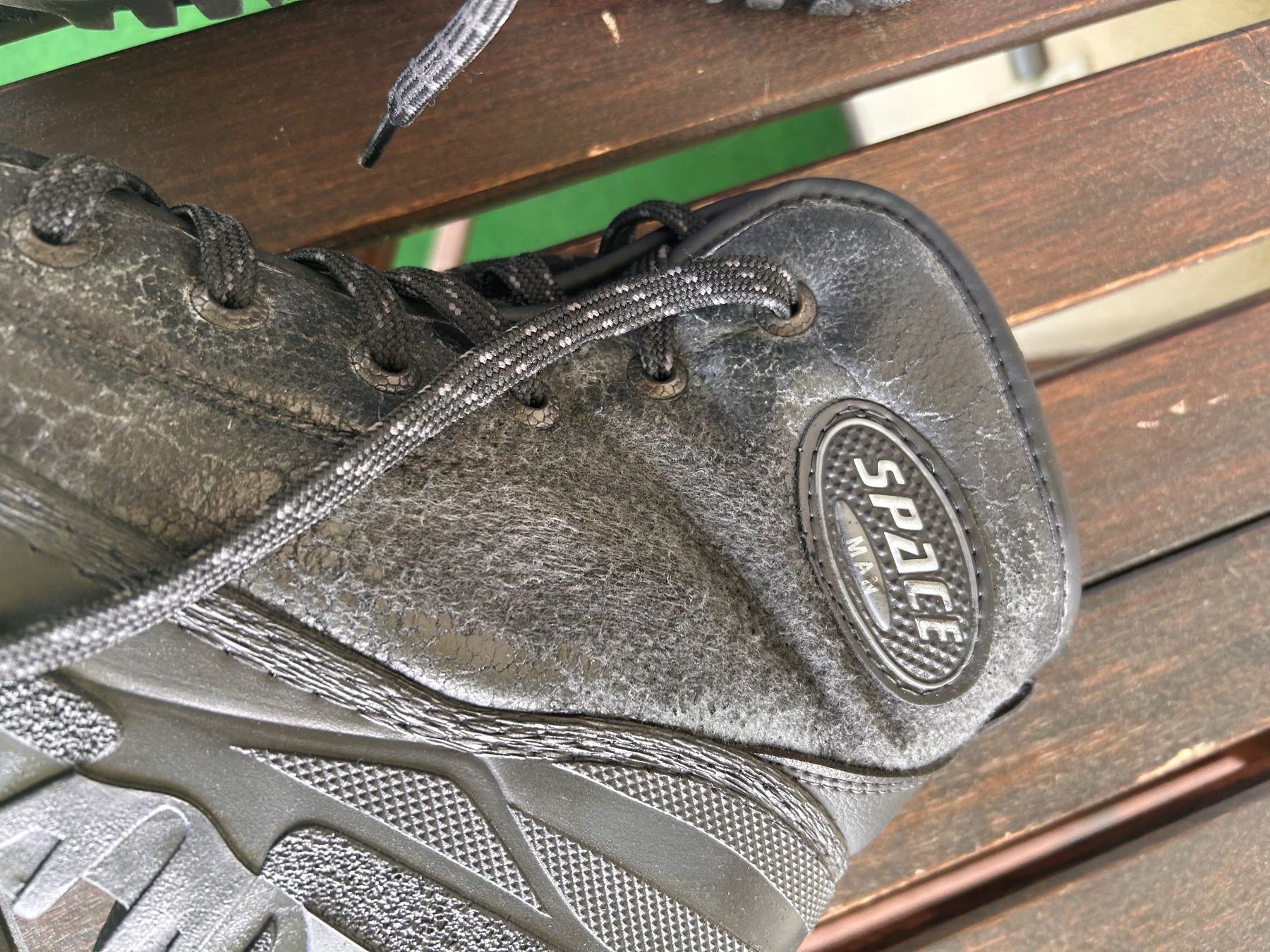 Scarpe da uomo: Arbeits oder Winterschuhe  Grösse 44 – Nuovo (secondo la descrizione) da Aristau venduto da WalterM06 1