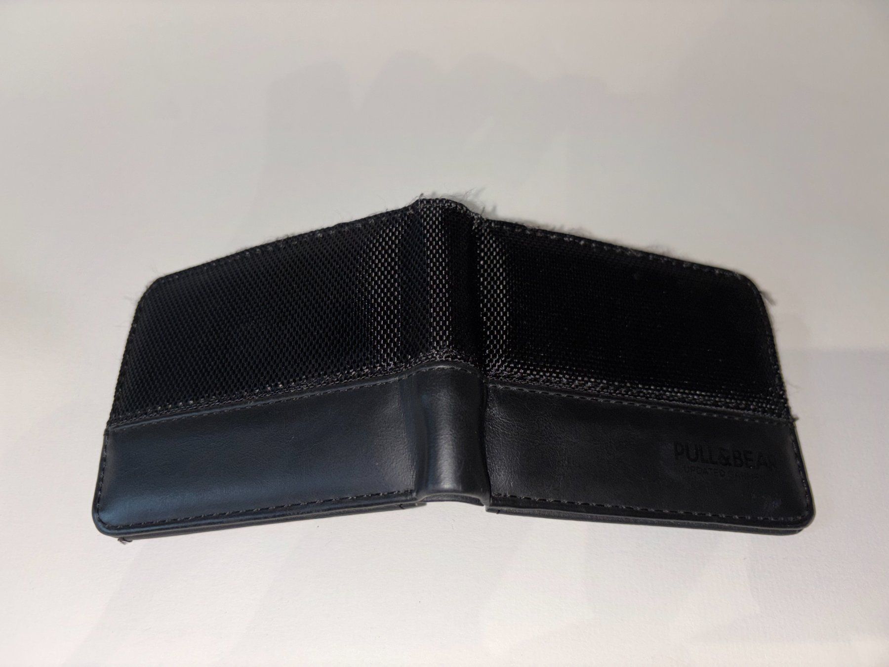 Portafogli: Portefeuille Pull&Bear noir, comme neuf, idéal cadeau! – Usato da Chêne-Bourg venduto da and_66gg 4