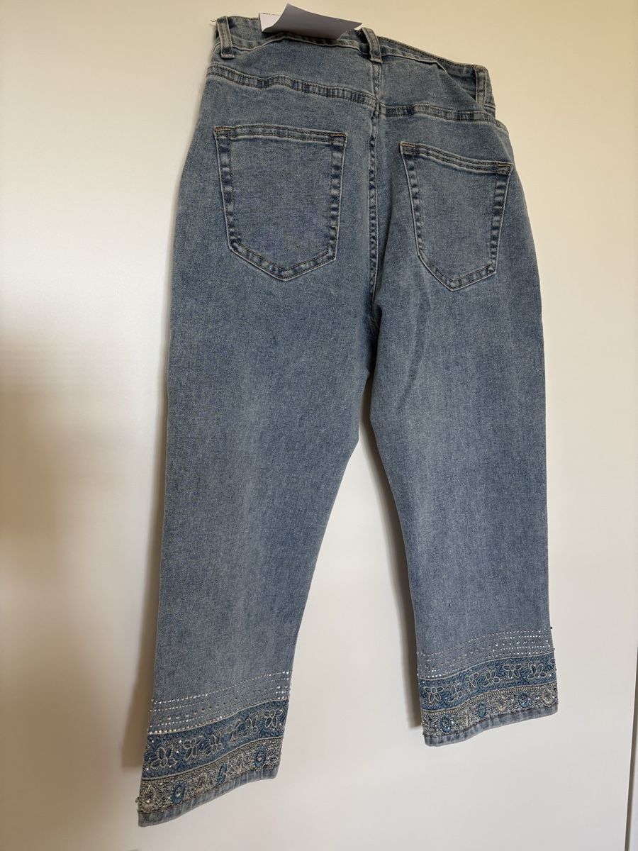 Jeans: Capri-Jeans bestickt Grösse S neu – Neuf avec emballage d'origine à Niederhelfenschwil par Edenwater12 2