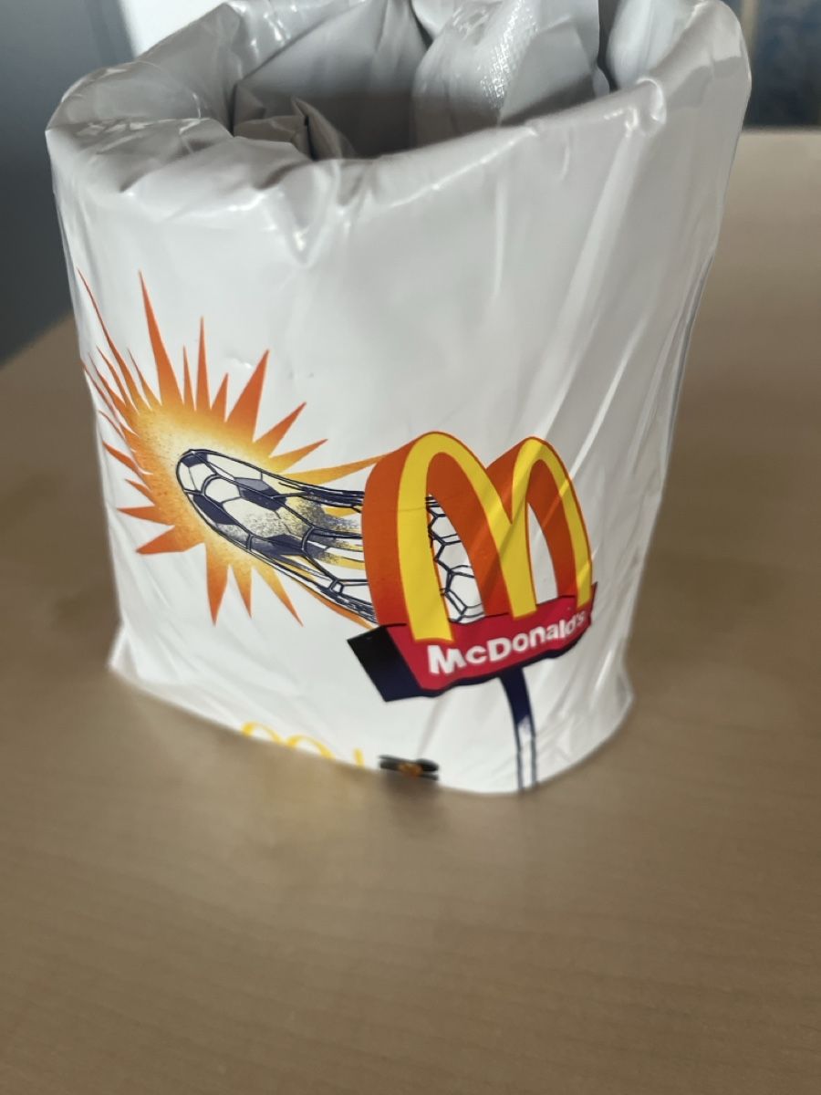 Contenitori & Simili: Mc Donalds Fifa Becher – Nuovo e nell'imballaggio originale da Fahrni b. Thun venduto da Bergers_occasionen 3