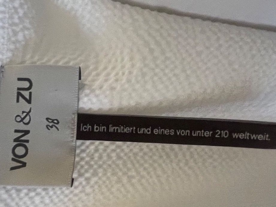 Blusen: Hübsche Bluse von und zu Gr – Neu (gemäss Beschreibung) aus Meilen von Sura18 5