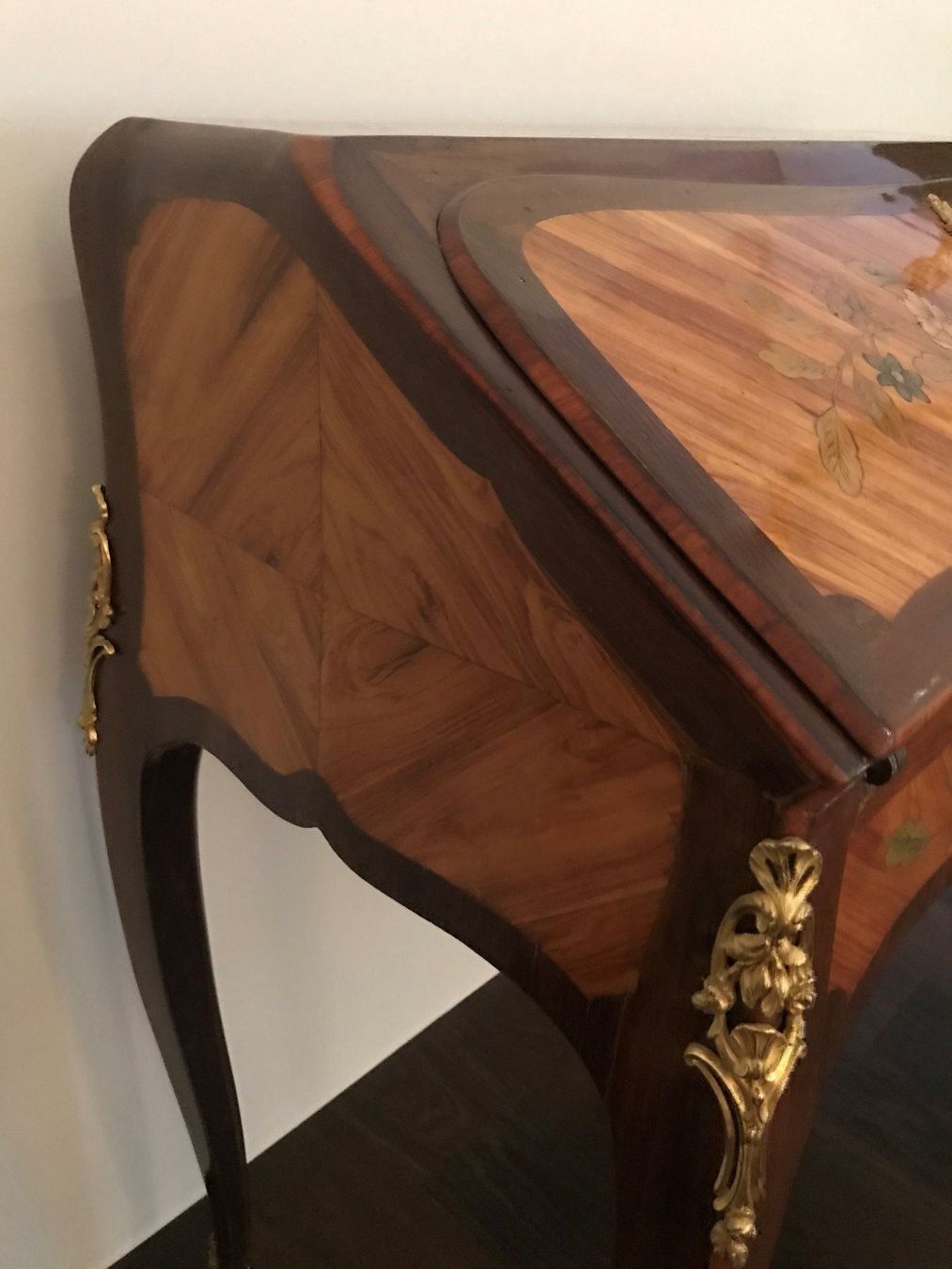 Scrivanie: Seltene "Bureau de Pente" Louis XV 18JH. – Usato da Zürich venduto da Louis_xvi 5