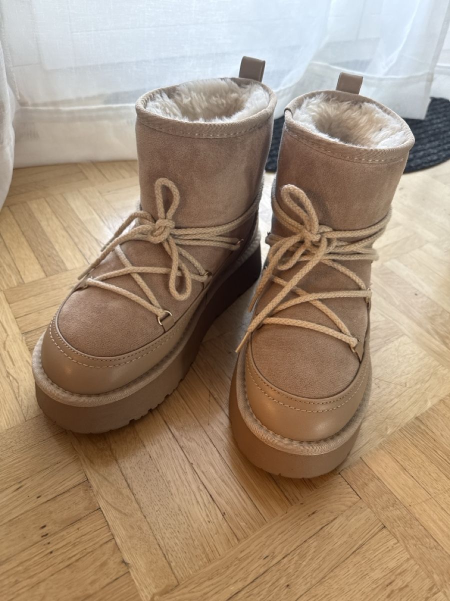 Scarpe da donna: Stiefel gefüttert – Usato da Winterthur venduto da mag_z5tc