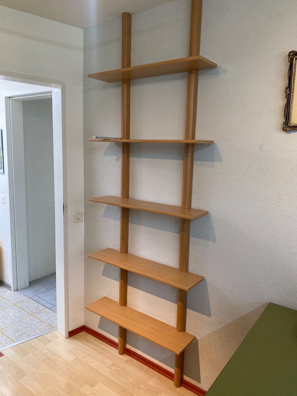 Regale: Regal, Guter Zustand, MDF, hell – Gebraucht aus Schlieren von neopreniii