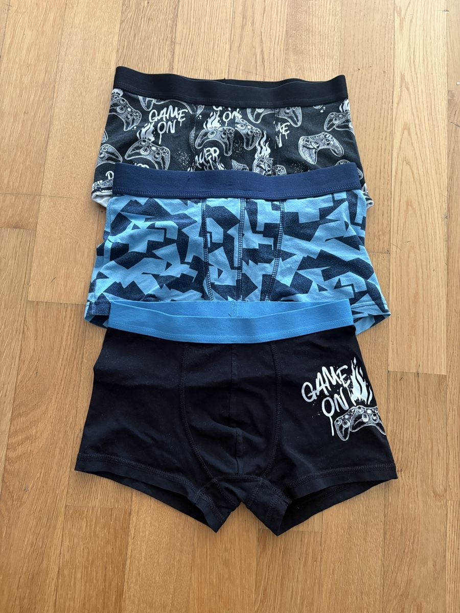 Biancheria intima: Unterhose Gr. 128/134 Junge – Usato da Winterthur venduto da Baby117