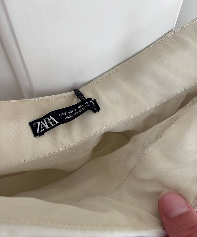 Zara Kleider: Neuwertiges Satinkleid ohne Träger, Gr. S – Neu und originalverpackt aus Bern von saeruhb 3
