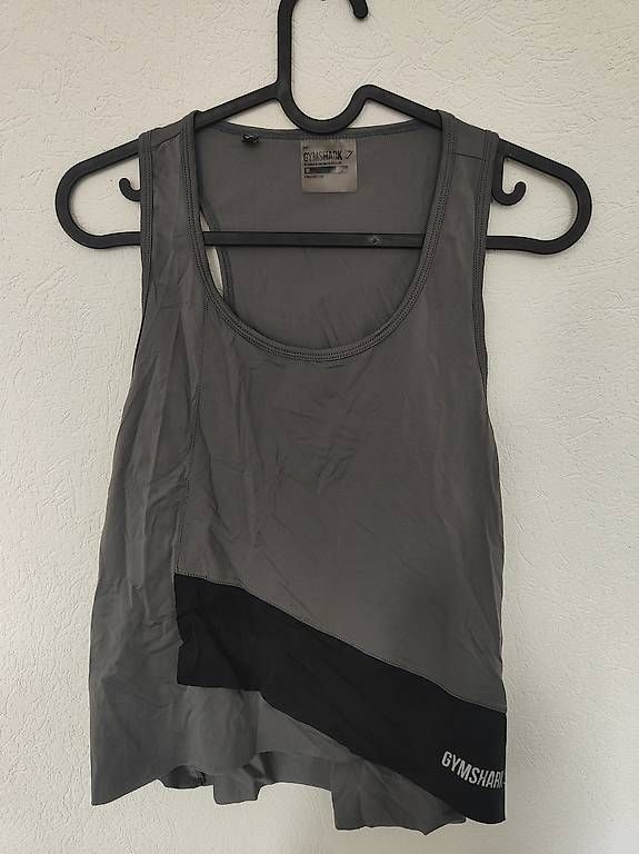 Top: Haut Gymshark sport  – Usato da Bercher venduto da TBarra