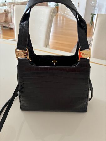Schwarze Salvatore Ferragamo Handtasche, Top Zustand!