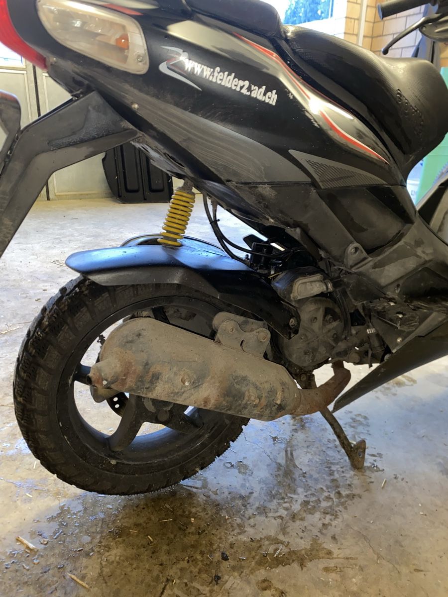 Aprilia Altro: Aprilia SR 50 R – Difettoso da Hasle LU venduto da Urssa2 4