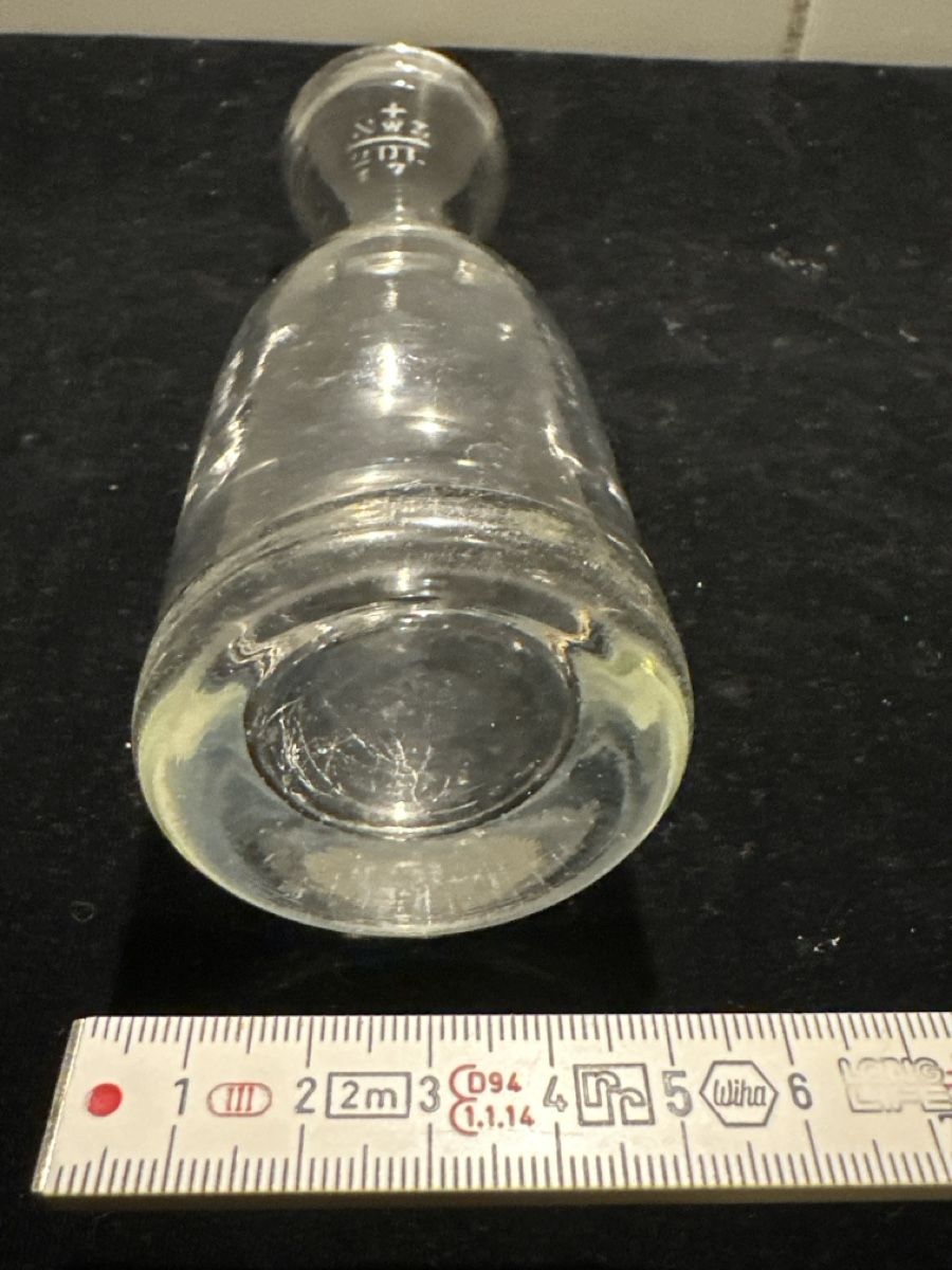 Glasi Hergiswil Karaffen: Vintage Glaskaraffe mit Eichstrich 2dl 1917 – Gebraucht aus Zürich von Chaeffeler 5