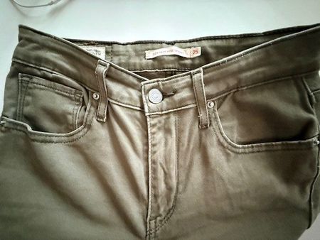 Levis Jeans 721 Skinny - Kaki Farbe - Grösse 25