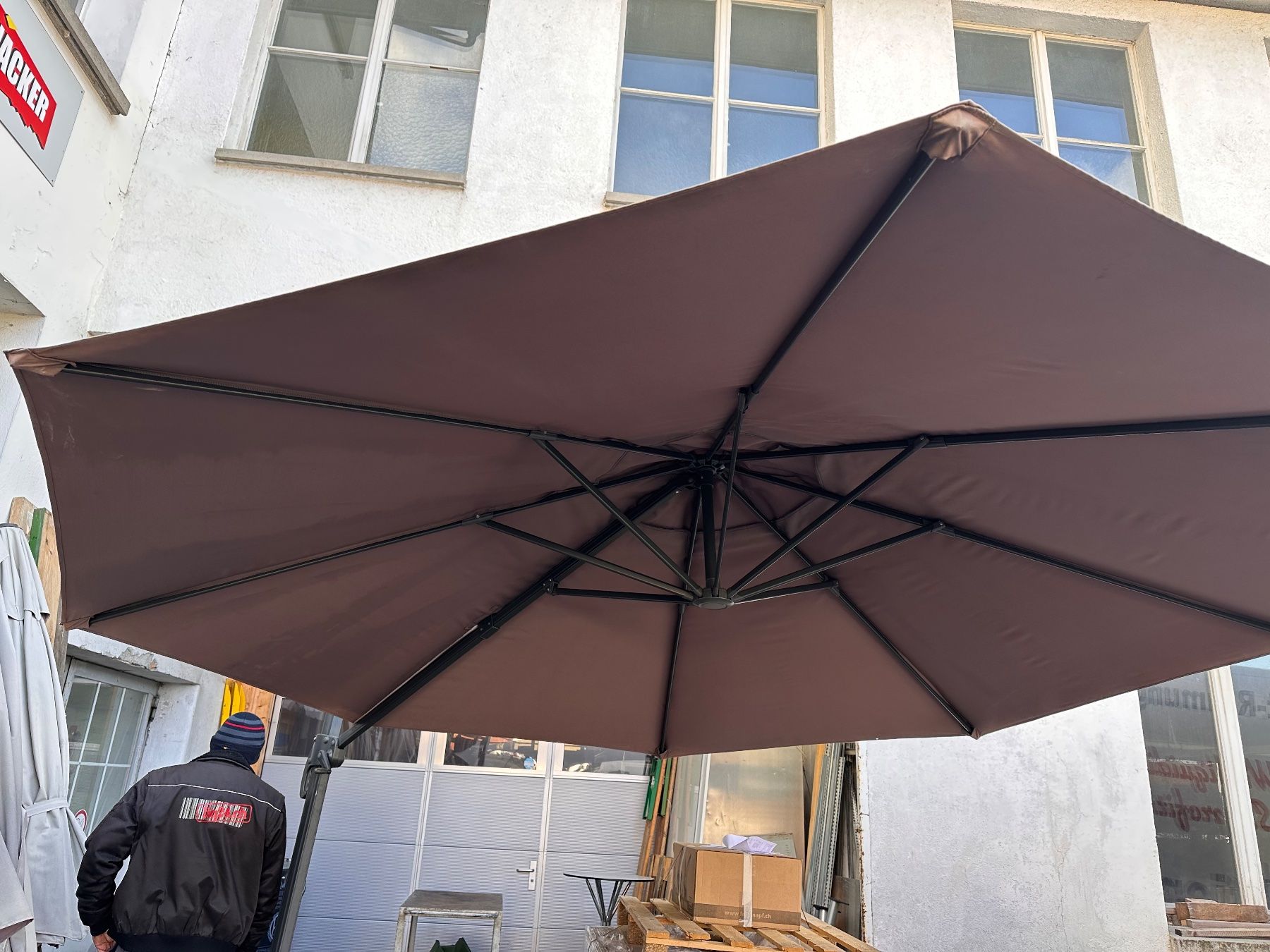 Ombrelloni: Sonnenschirm bzw. Ampelschirm 350cm – Usato da Necker venduto da liq24 1