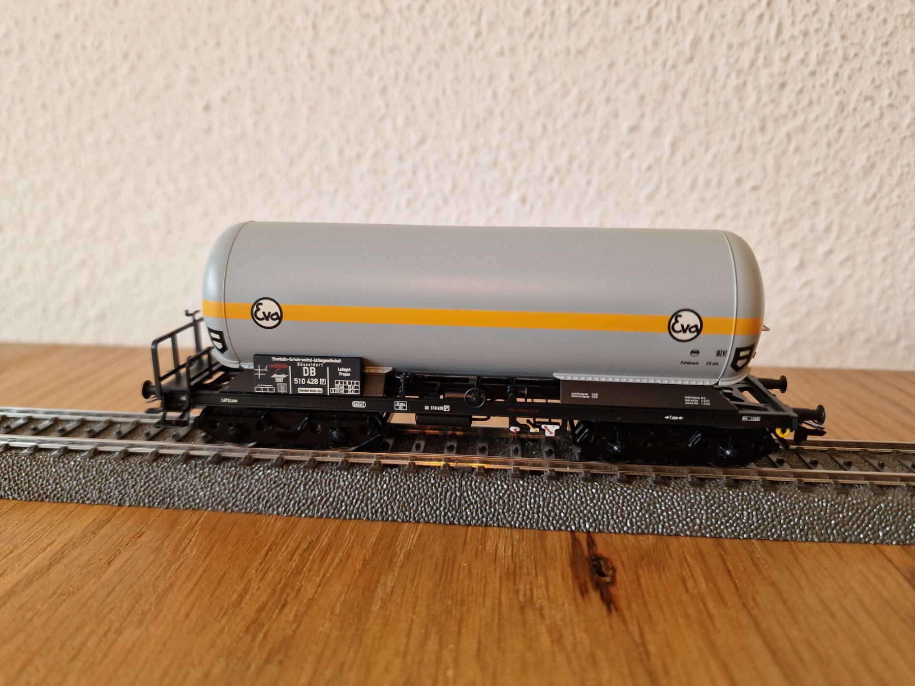 Märklin Modellini di ferrovie: DB Tankwagen H0 – Usato da Matten b. Interlaken venduto da lor_hr9w 1