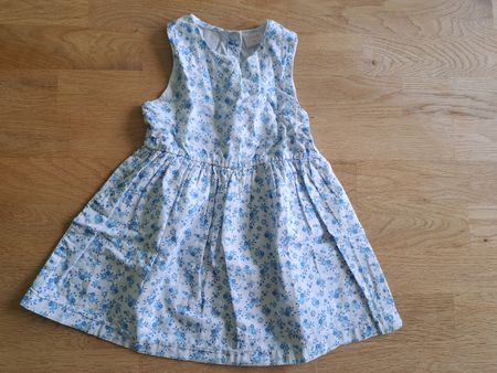 Schickes Smile Sommerkleid, Gr. 92, hellblau mit Blumen