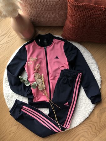 Adidas Trainingsanzug Mädchen dunkelblau Gr. 140 NEUWERTIG 
