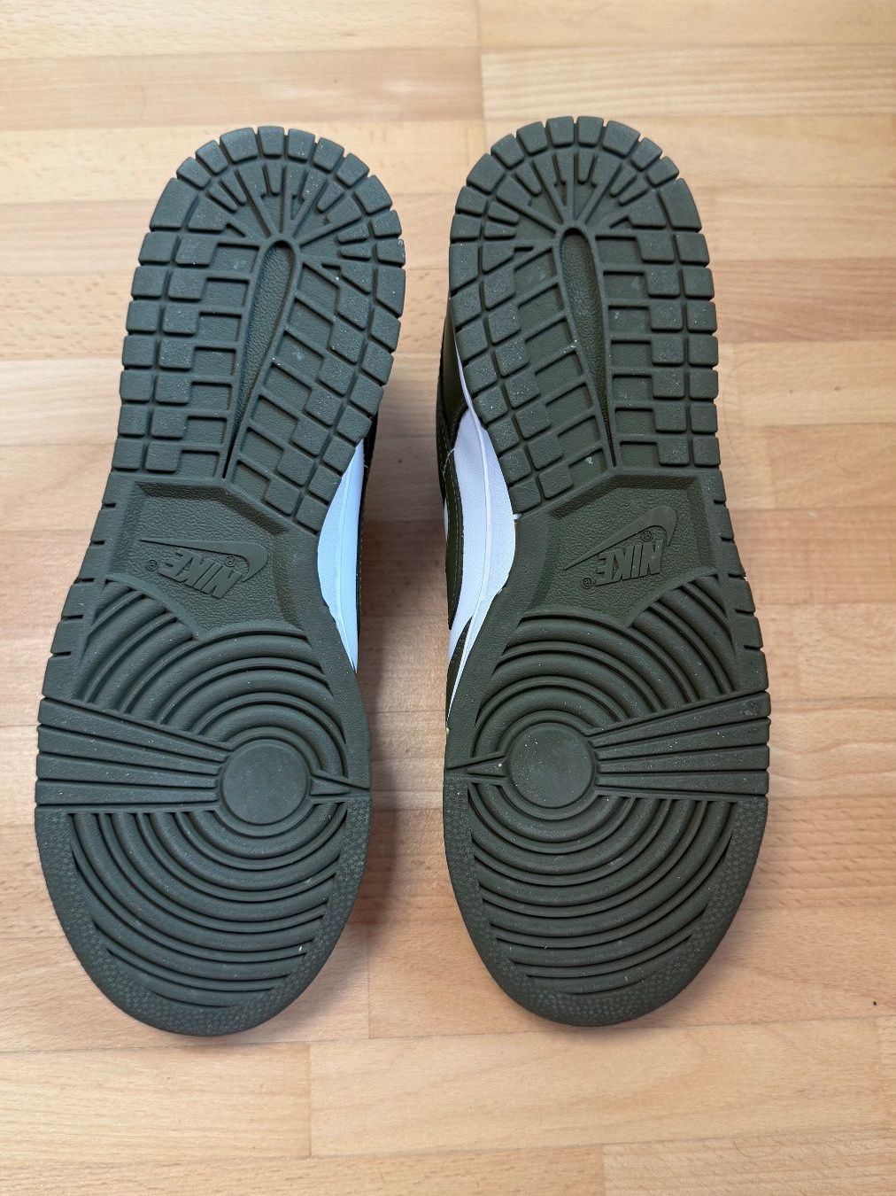 Nike Scarpe da uomo: Nike Dunk Low Medium Olive gr 42.5 – Nuovo (secondo la descrizione) da Muhen venduto da mauyo 4