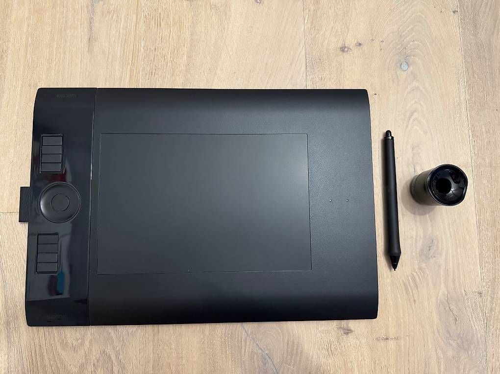 Wacom Tablet PC: Wacom Intuos 4 Grafiktablett (PTK-540WL) – Usato da Neerach venduto da chrom35
