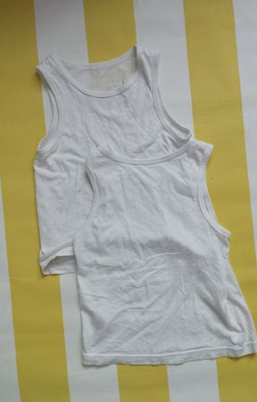 T-Shirts 2 Einheiten, Größe 5/6