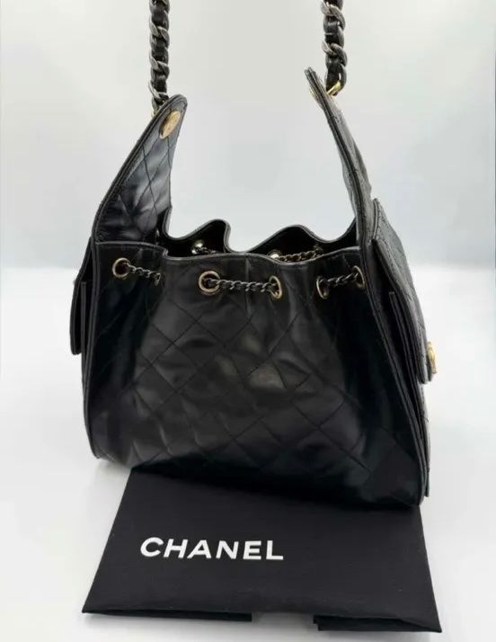 Chanel Sacs femmes: Chanel 25 Small, schwarz – D'occasion à Triesen par atos87 4