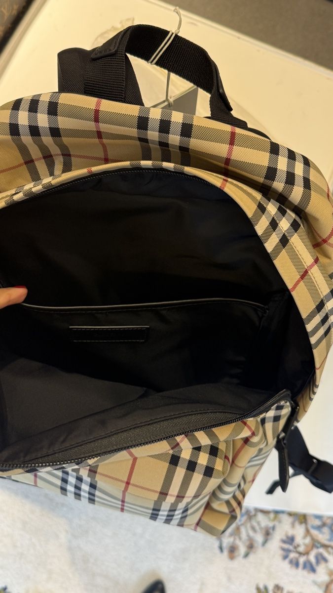 Burberry Rucksäcke: Burberry Rucksack, neu Zustand! Ein Schnäppchen. – Neu und originalverpackt aus Lachen SZ von HelvetiaLuxury 7