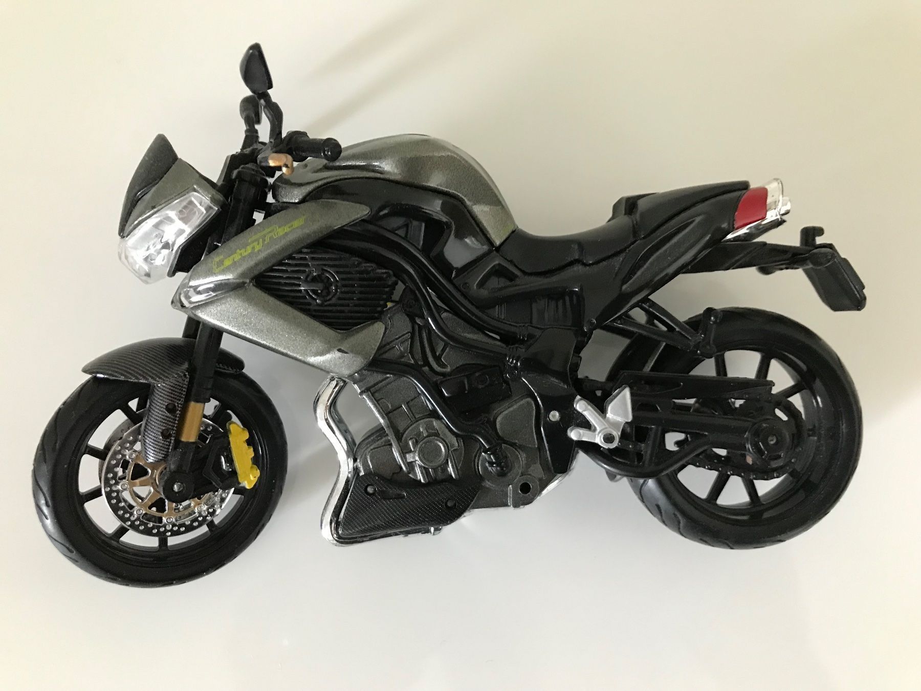 Maisto Modellini d'auto: Enduro von Maisto – Usato da Küttigen venduto da cedione