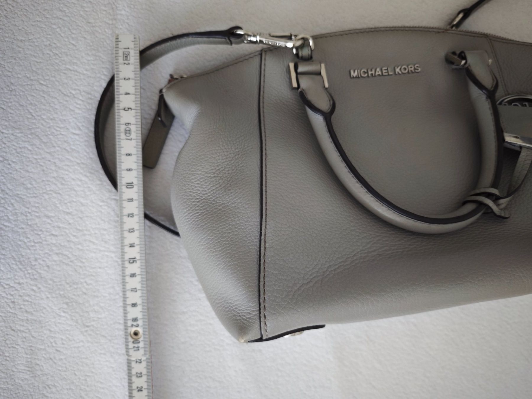 Michael Kors Borse da donna: Elegante Michael Kors Handtasche, Grau – Usato da Gunzgen venduto da 0Aurin0 5