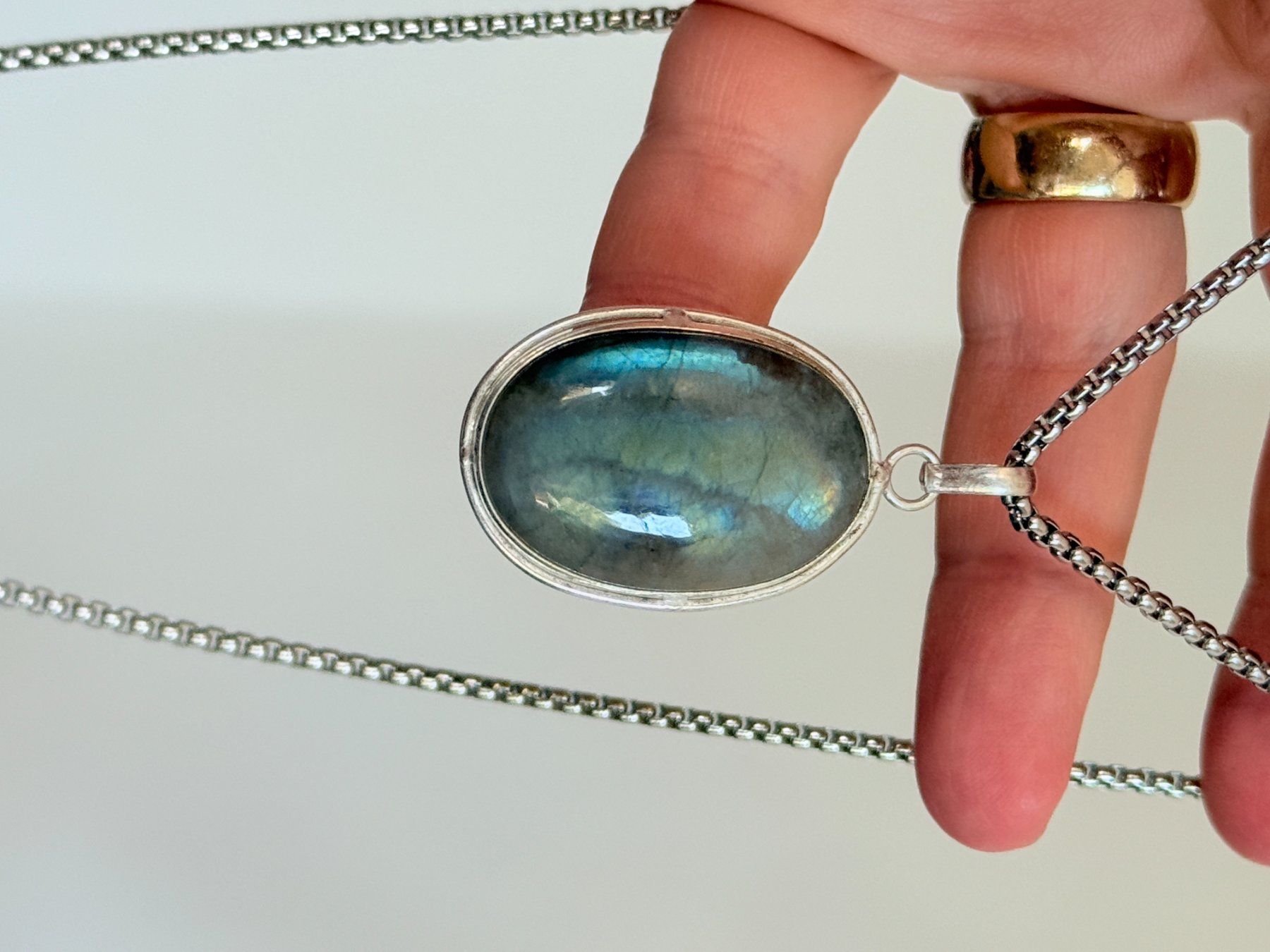 Ketten: Collier vintage avec pendentif pierre Labradorite – Neu und originalverpackt aus Genève von AWWA 5