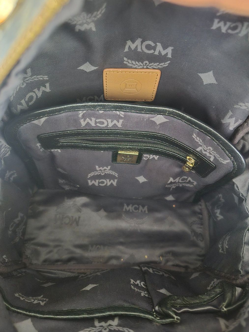 Mcm Zaini: MCM Rucksack mit Nieten – Usato da Dottikon venduto da Pega7 6