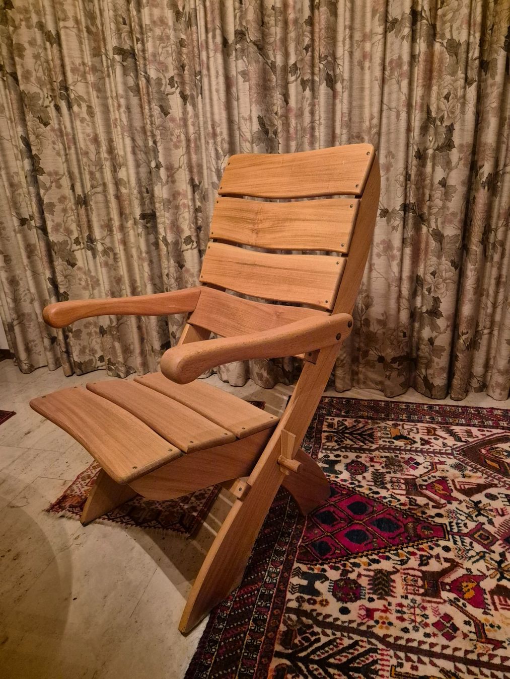 Tischset: Rustikaler Gartentisch mit 4 Stühlen und 2 Hocker aus Teak – Gebraucht aus Steinach von ACMO32O 2