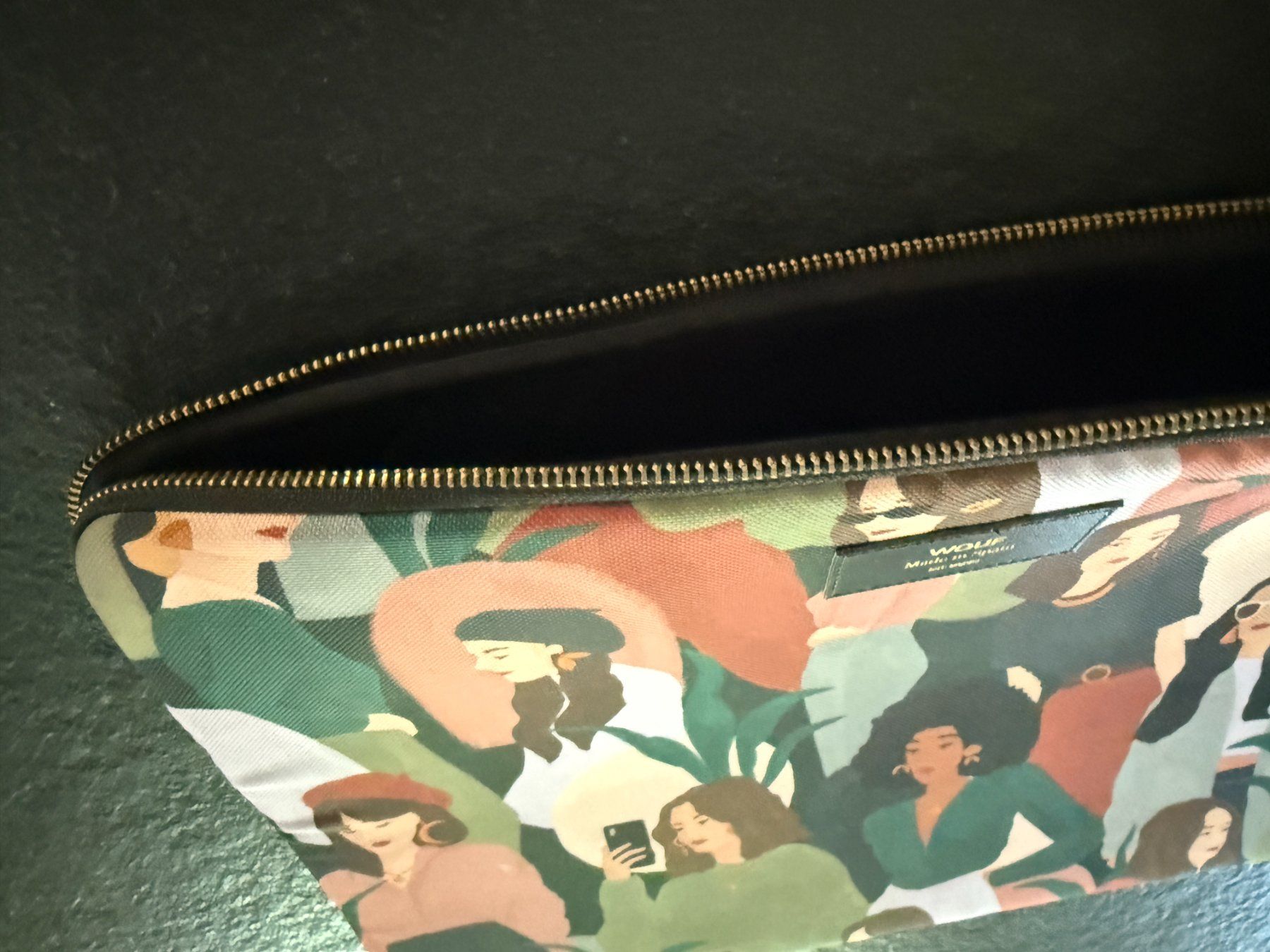 Covers & Borse: Coole Laptophülle von WOUF – Usato da Hägglingen venduto da Moniana 2