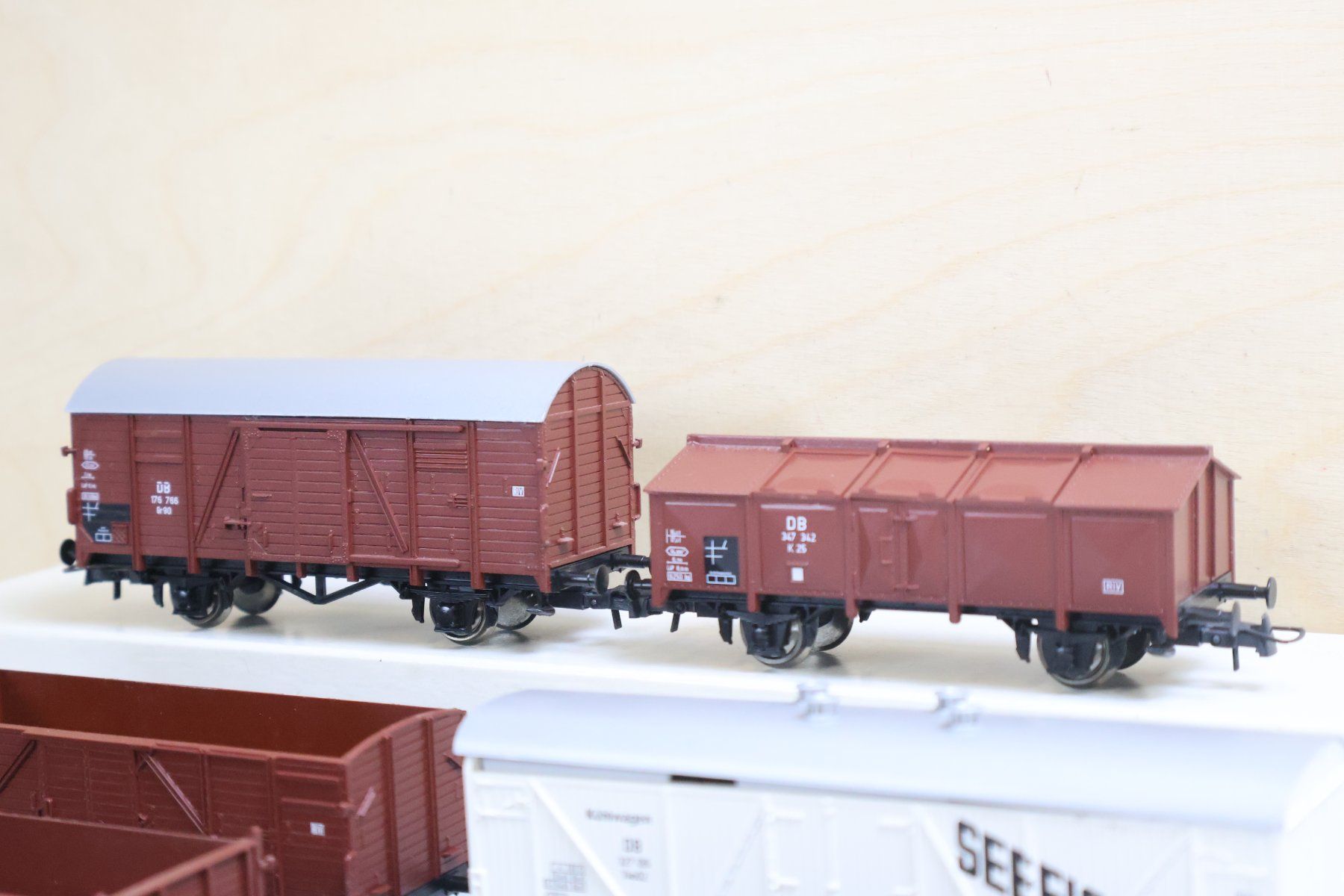 Roco Modelleisenbahnen: ROCO 6 x Güterwagen H0 - schönes Set – Gebraucht aus Winterthur von Monstera 4