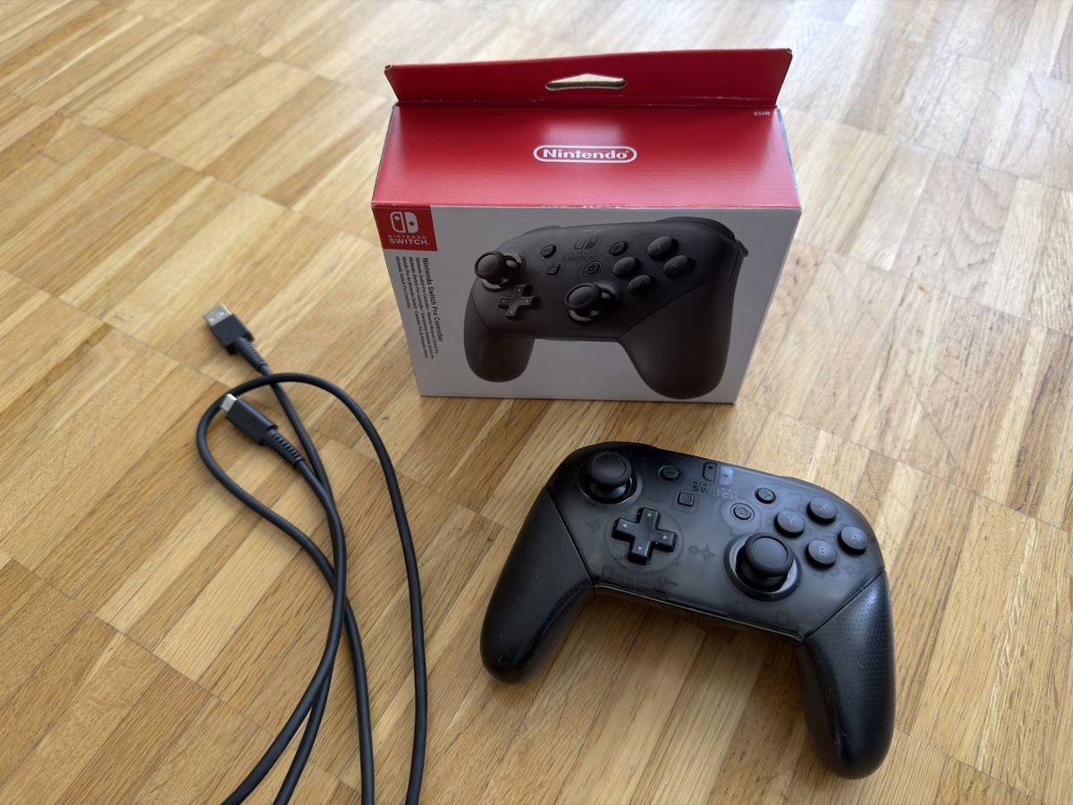 Nintendo Console: Nintendo Switch Oled mit Pro Controller Reisetasche und… – Nuovo (secondo la descrizione) da Laufen venduto da Tremaex 8