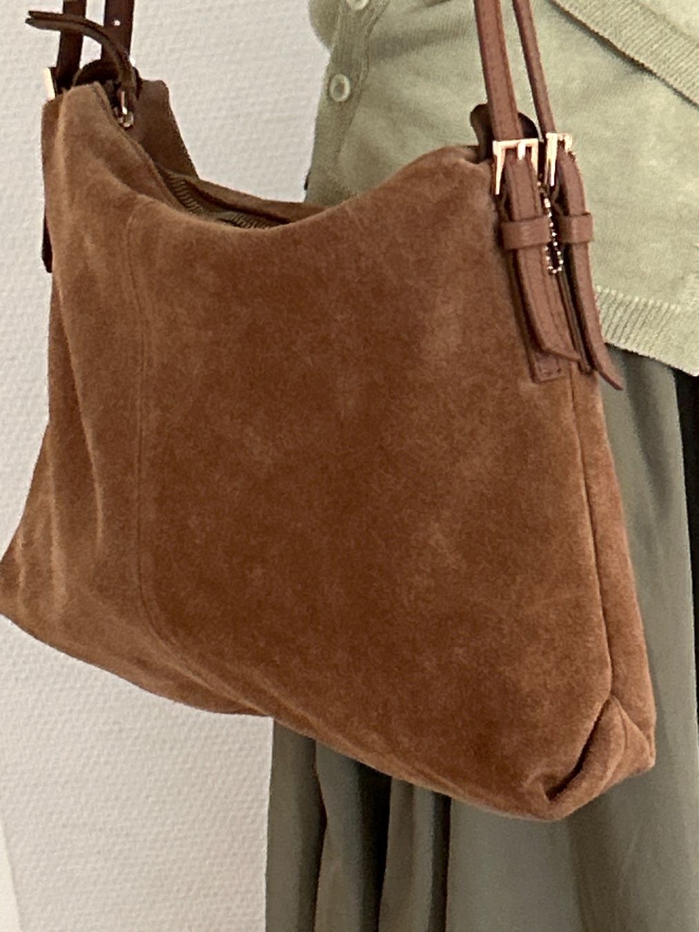 Sacs femmes: Suede Tasche Accessorize, neu – D'occasion à Feuerthalen par Anna_Swift