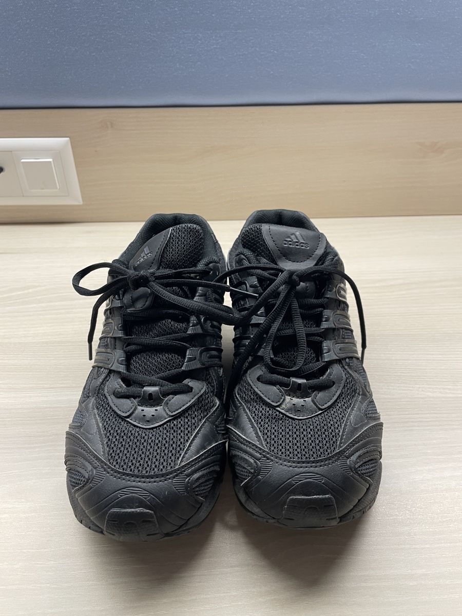 Adidas Chaussures hommes: Adidas Black, Size 42,5  – Neuf (Voir description) à Clarens par Ian_calvin 1
