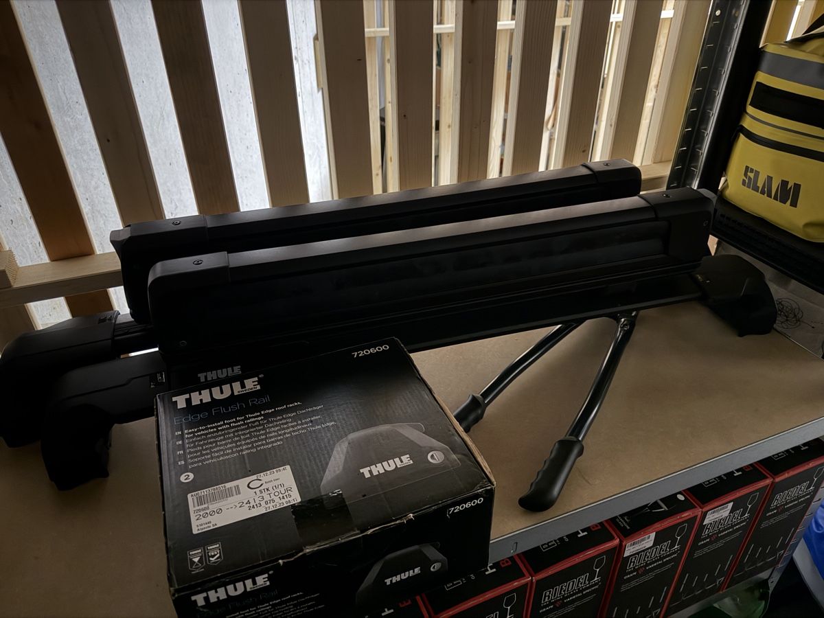 Thule Portapacchi: Thule porte ski rail winter Jeep Compass – Usato da Geneve venduto da allgood2010