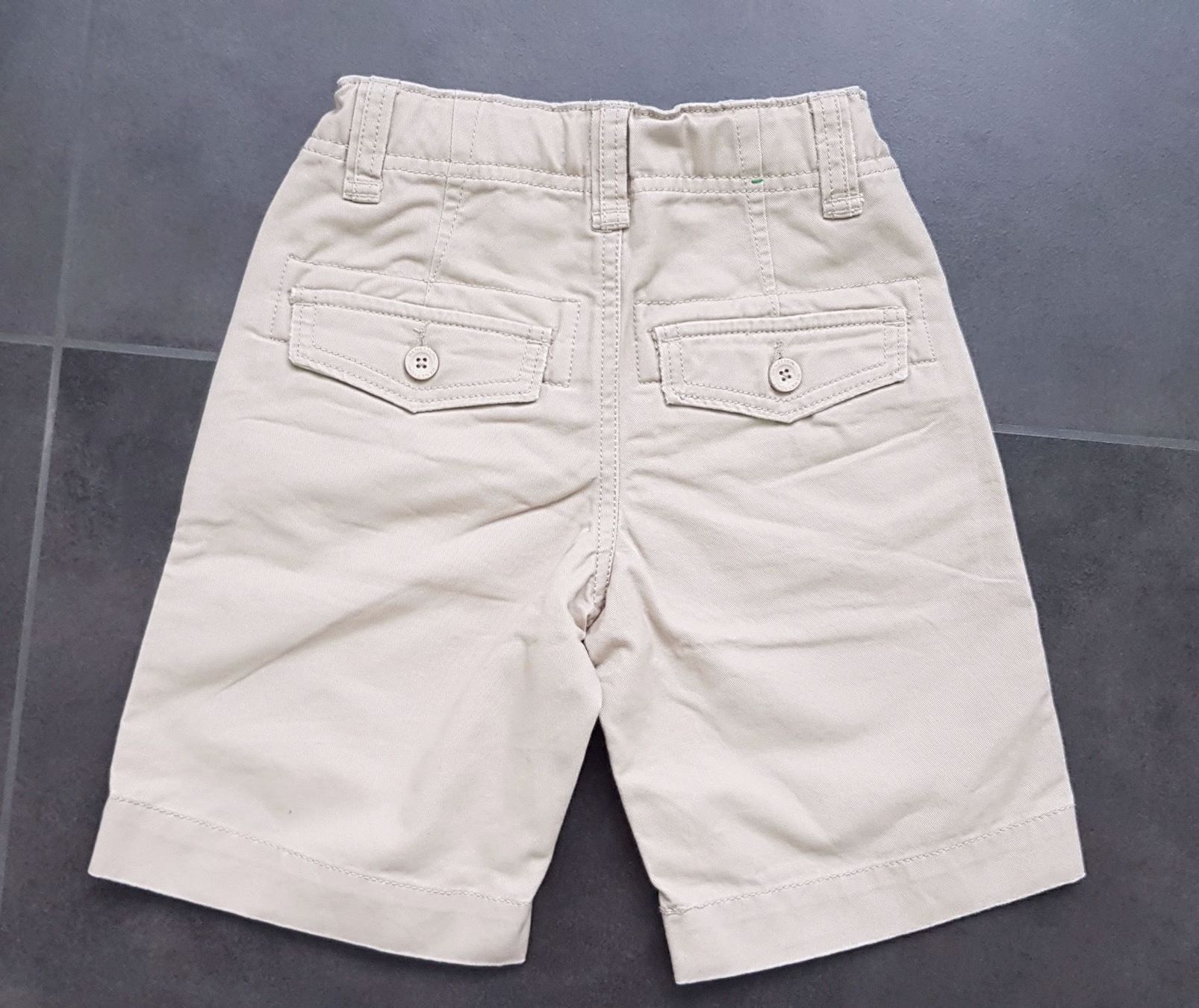 Benetton Pantaloni: Shorts Benetton Gr 6-7Y – Nuovo (secondo la descrizione) da Richterswil venduto da adora88 1