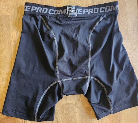 Nike Pro Combat Kompressionsshorts Herren Grösse M schwarz