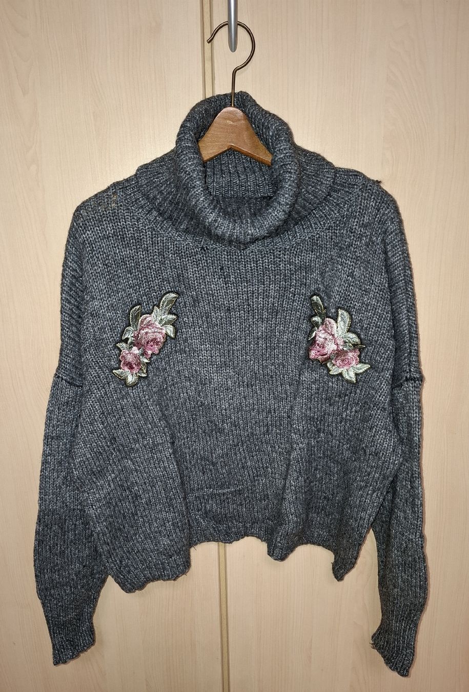Maglioni & Felpe: Pullover Gr. M (38), Rollkragen, grau, bauchfrei – Usato da Urtenen-Schönbühl venduto da nerdgirl